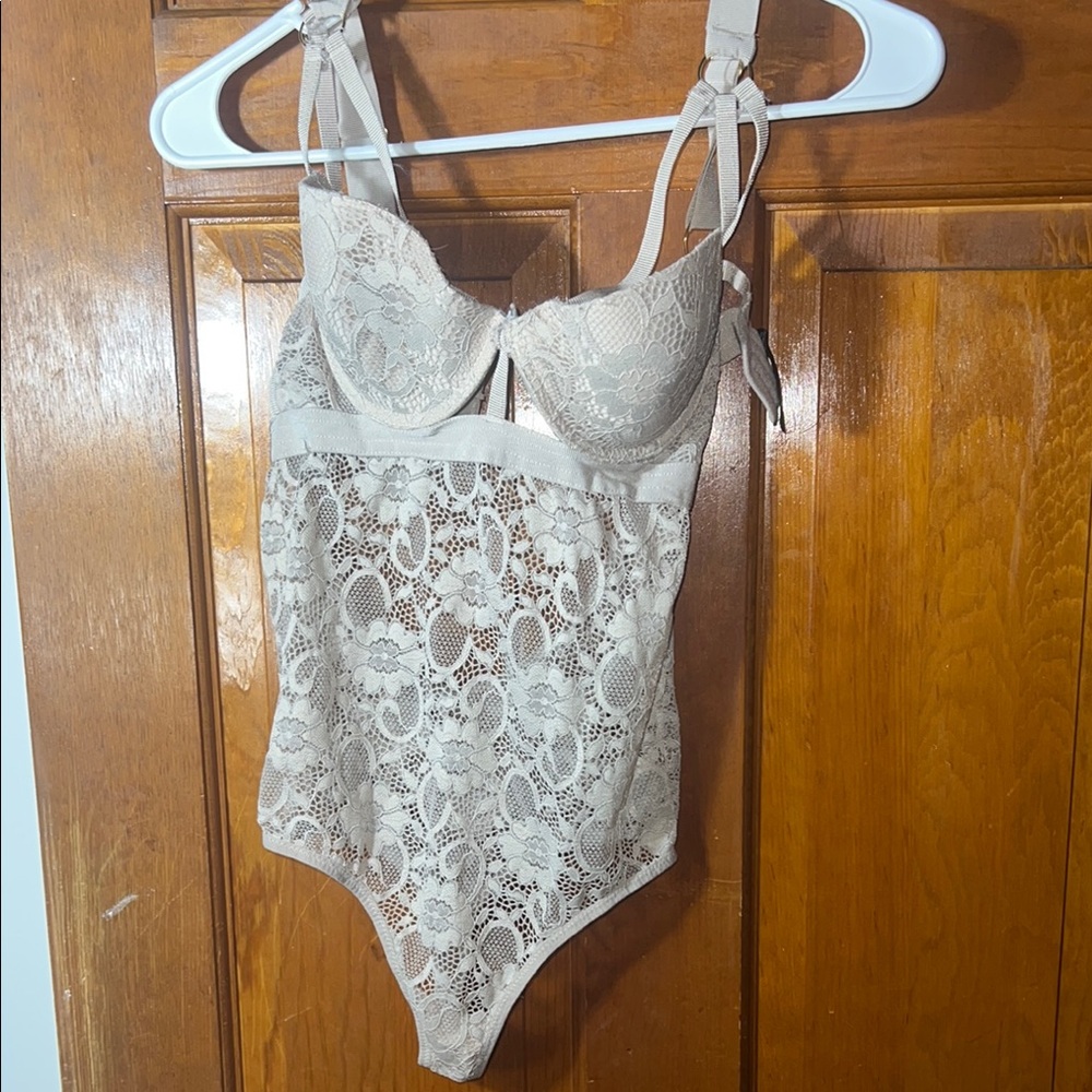 Lace Bodysuit in Cream